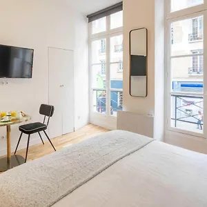 Charming In The Heart Of Belleville Appartement Paris